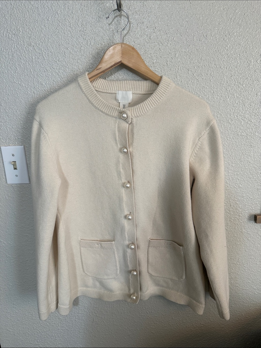 Classic Pearl-Button Crewneck Cardigan - Cream